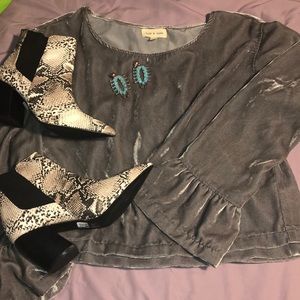 Velvet Cropped bell sleeve Shirt